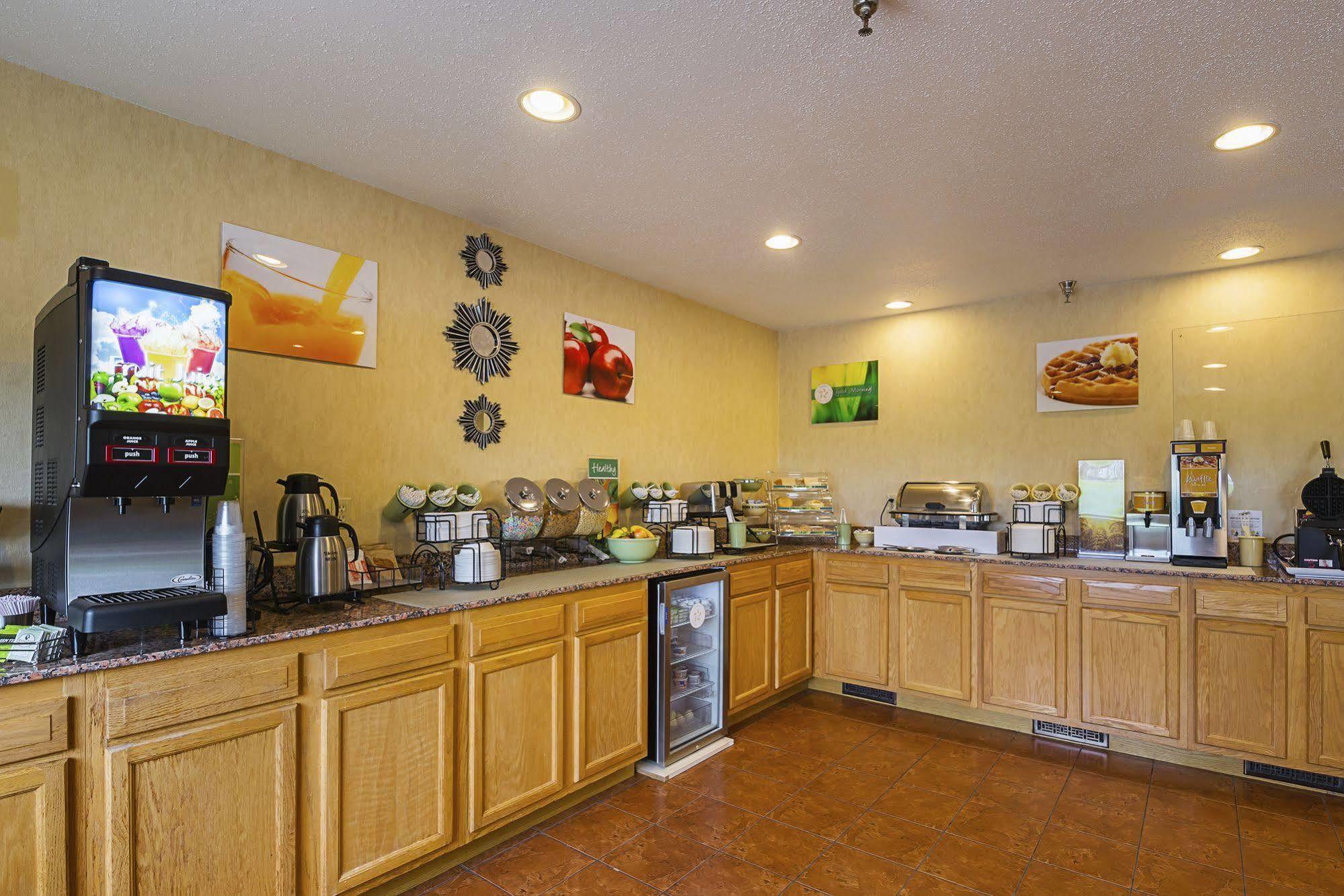 Quality Inn Waverly Esterno foto