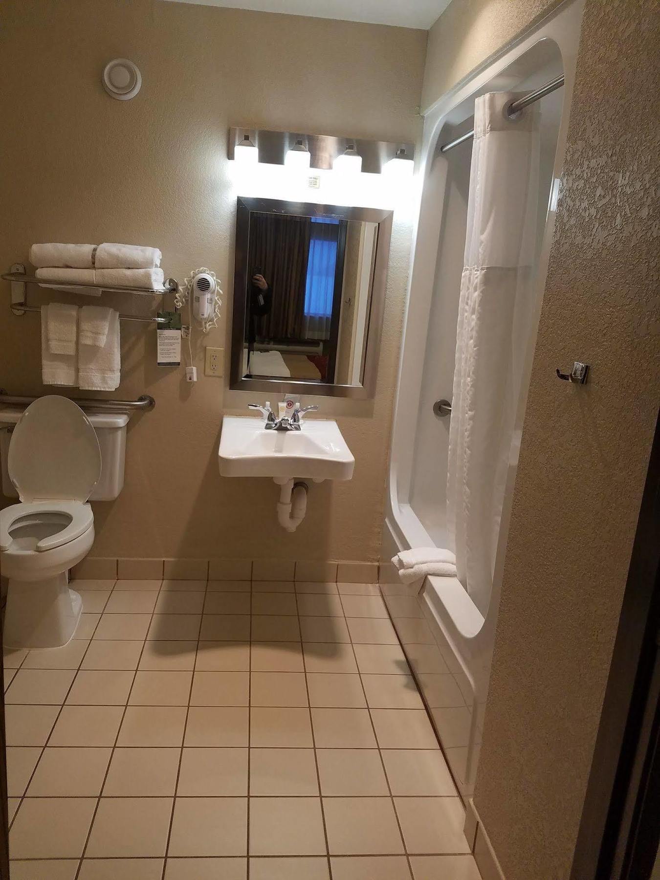 Quality Inn Waverly Esterno foto