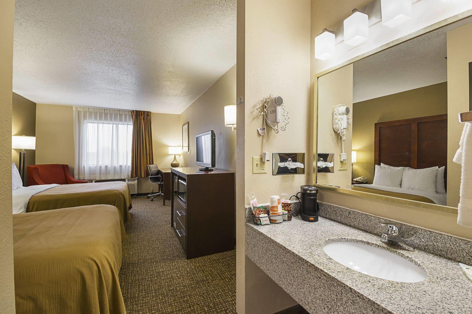 Quality Inn Waverly Esterno foto